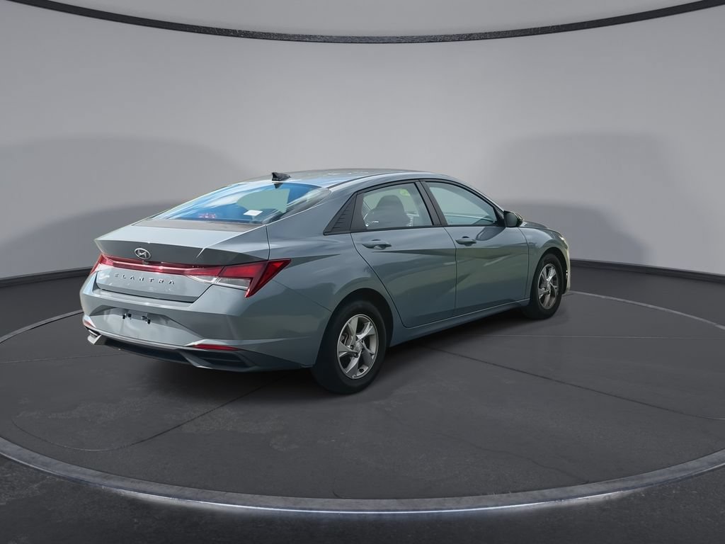 Used 2021 Hyundai Elantra SE FWD image 8