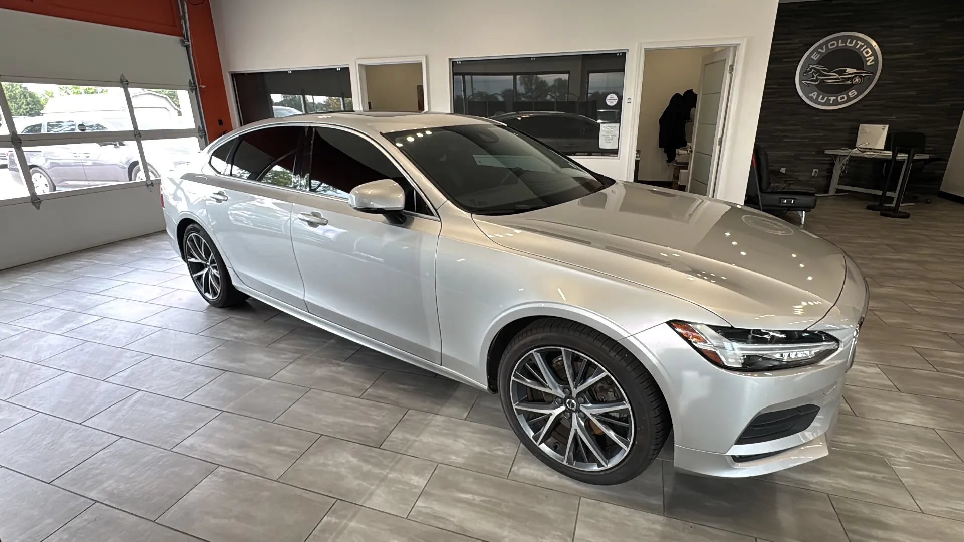 Used 2019 Volvo S90 T5 Momentum FWD image 23