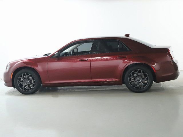 Used 2022 Chrysler 300 Touring w/ Sport Appearance Package image 36