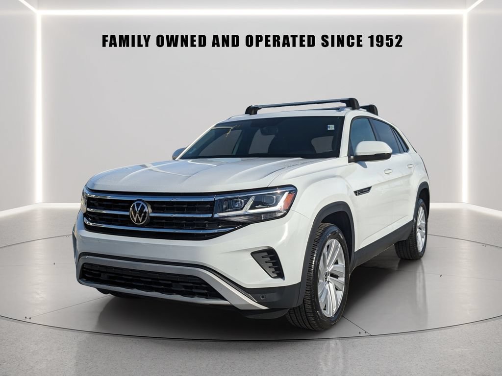 Certified 2023 Volkswagen Atlas Cross Sport SE w/ Panoramic Sunroof Package FWD image 2