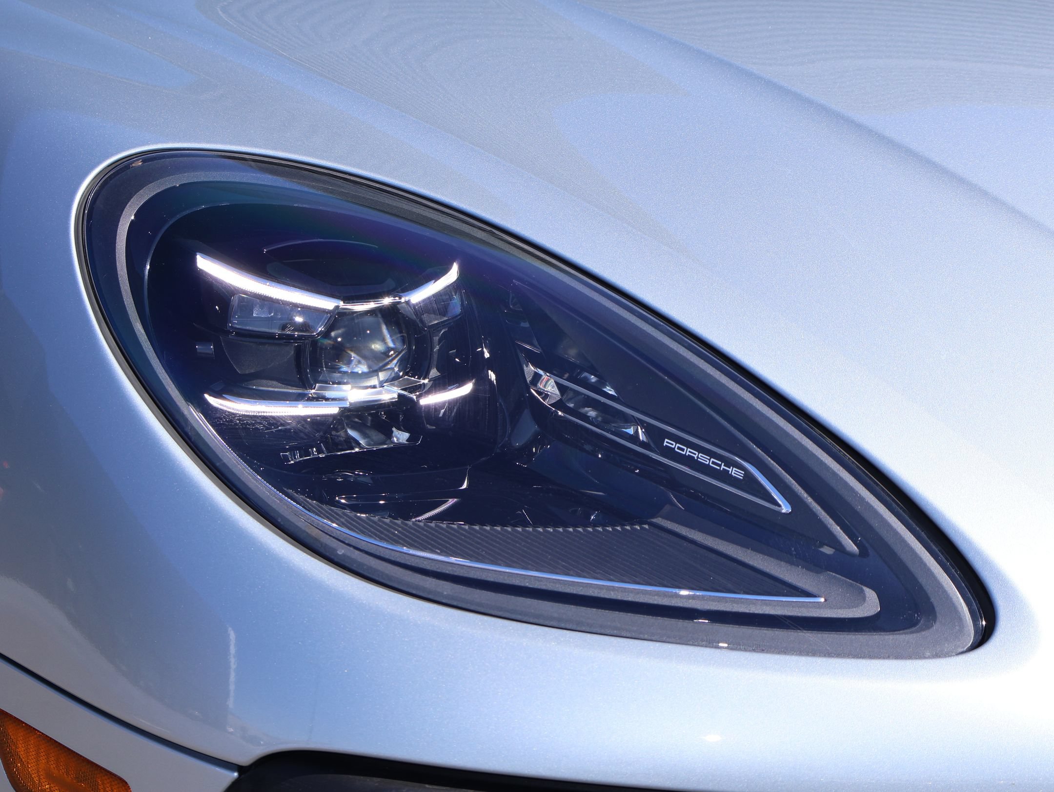 Certified 2024 Porsche Macan Turbo AWD/4WD image 14