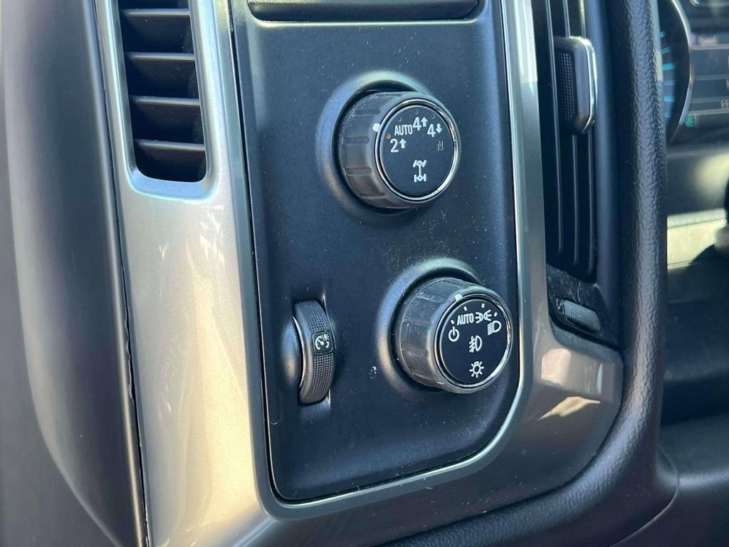 Used 2018 Chevrolet Silverado 1500 LT w/ All Star Edition AWD/4WD image 22