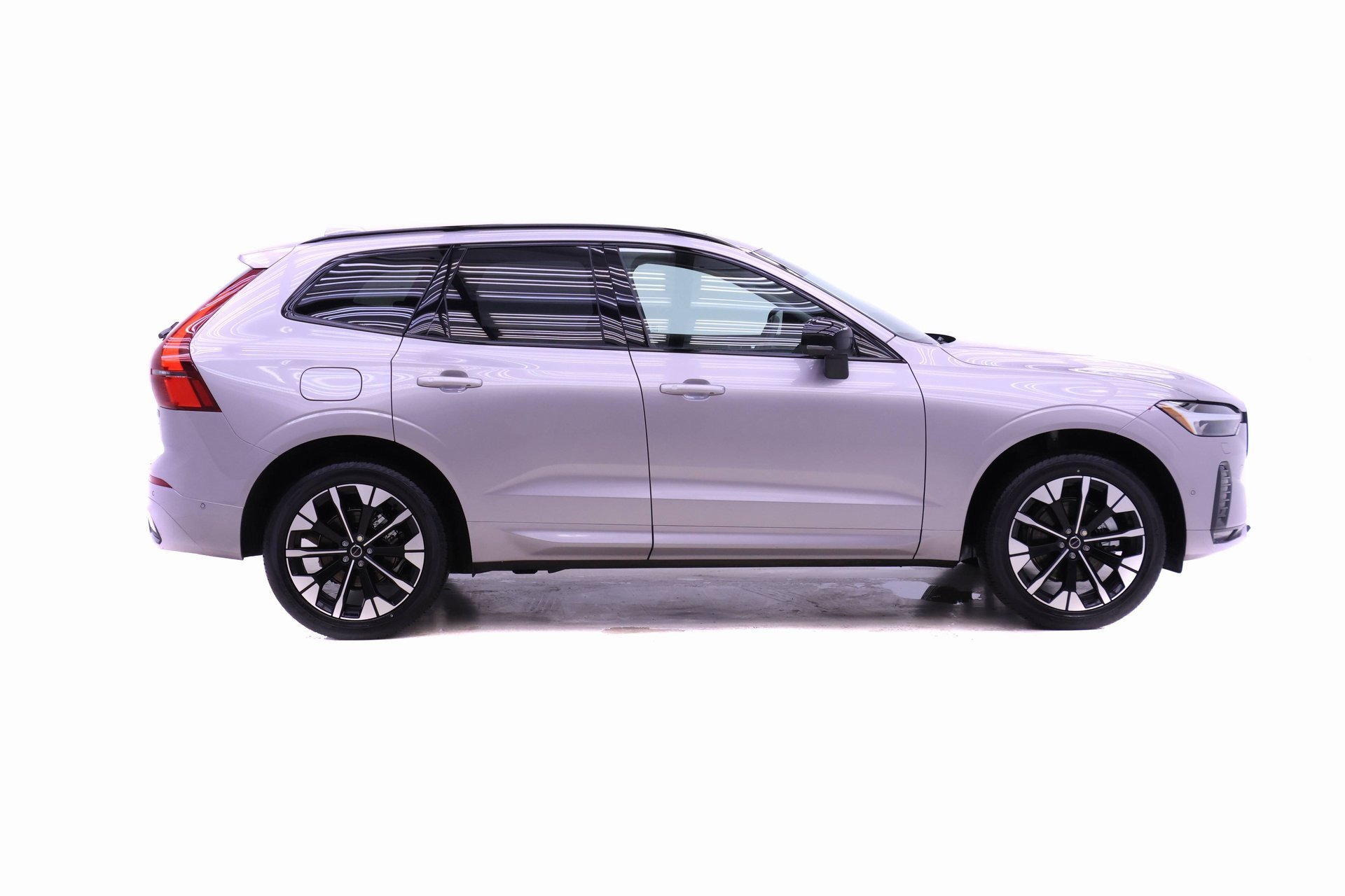 Certified 2026 Volvo XC60 B5 Plus w/ Protection Package Premier image 4