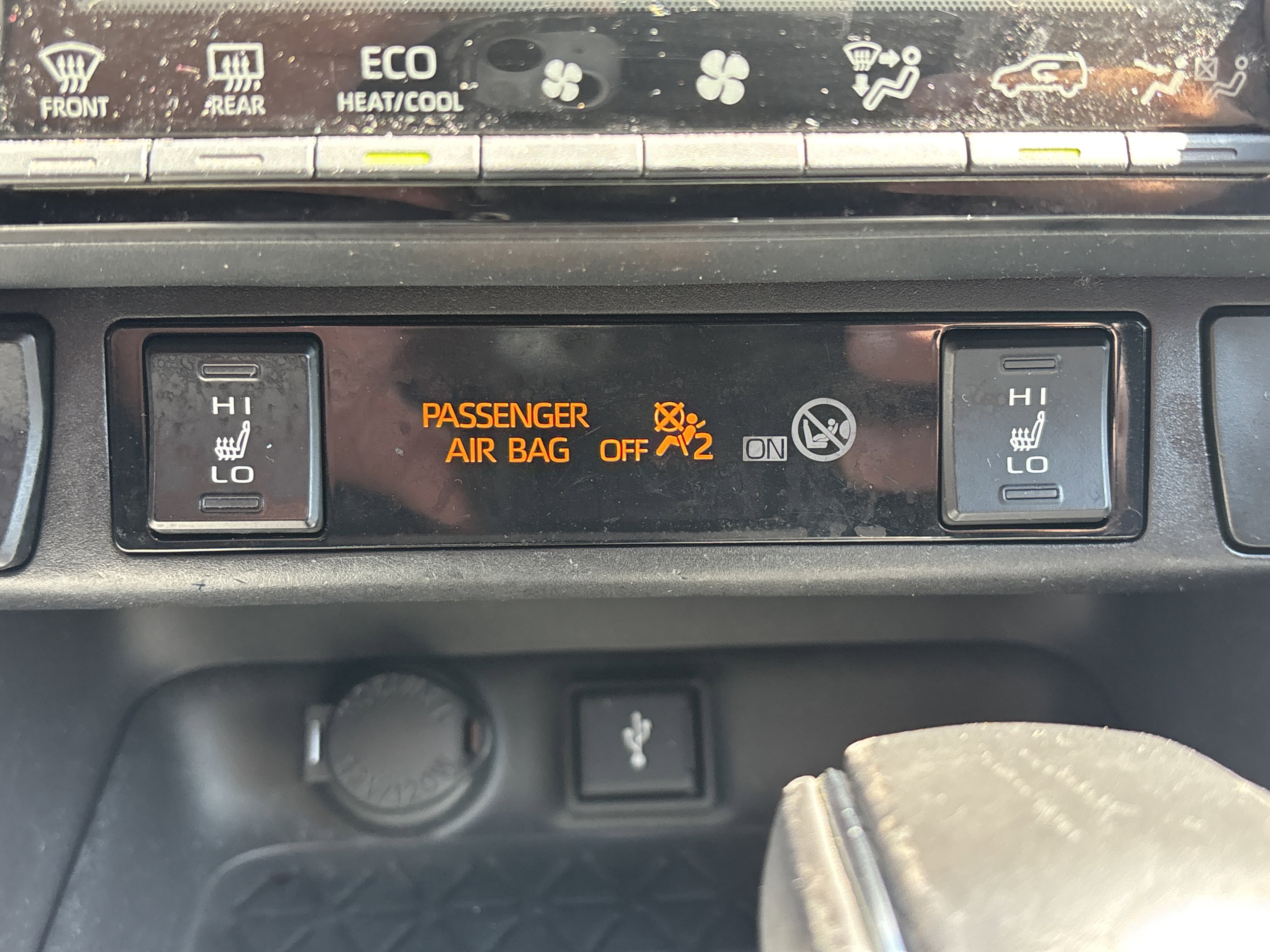 Used 2020 Toyota RAV4 XSE w/ All Weather Liner Package AWD/4WD image 29