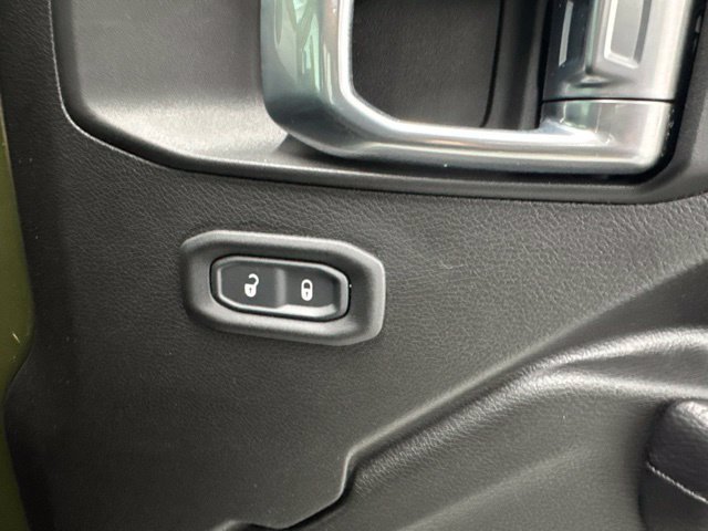 Used 2024 Jeep Wrangler Unlimited w/ Convenience Group AWD/4WD image 25