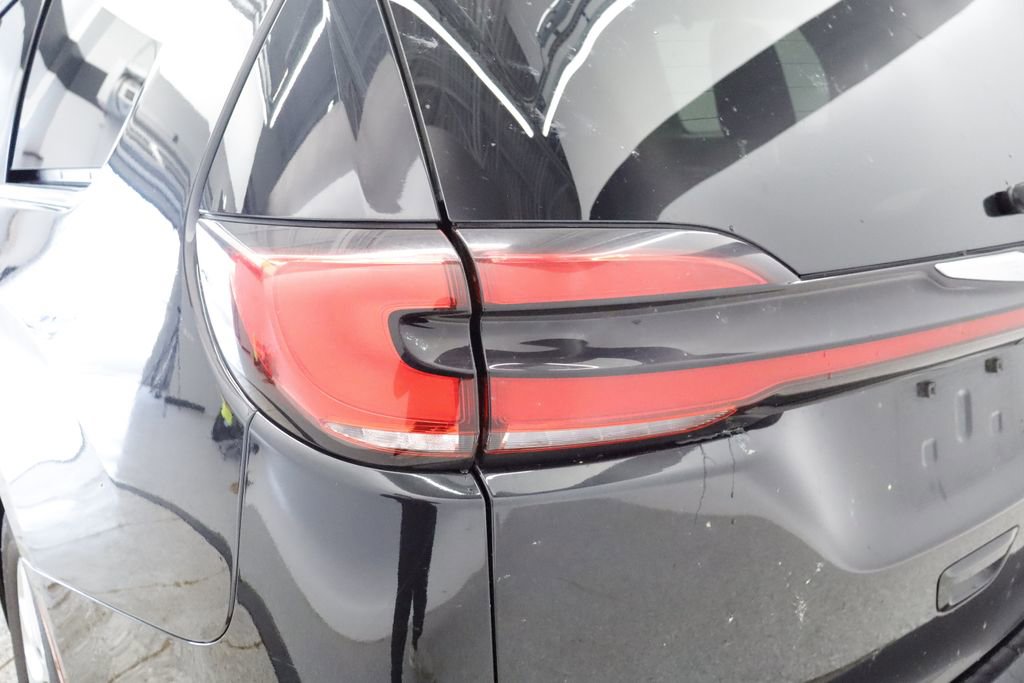 Certified 2023 Chrysler Pacifica Touring-L FWD image 17