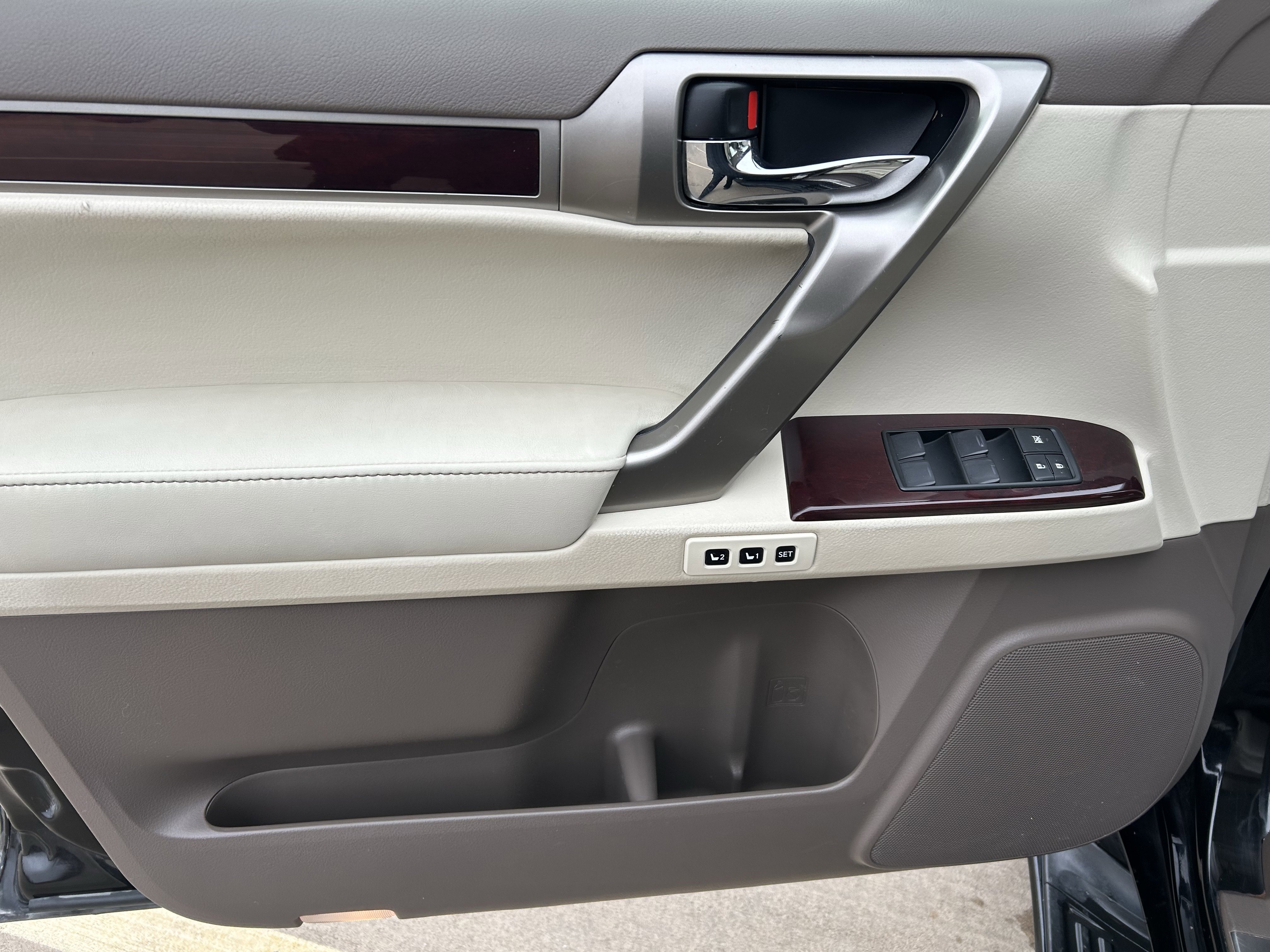 Used 2018 Lexus GX 460 Luxury w/ Preferred Accessory Package image 16