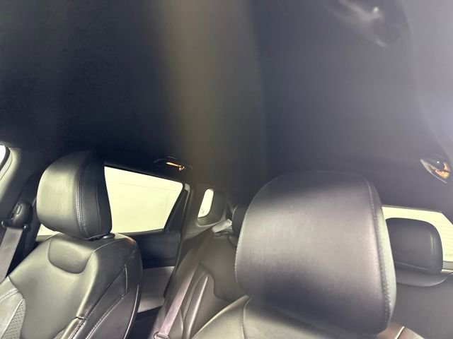 Used 2023 Jeep Compass Latitude image 12