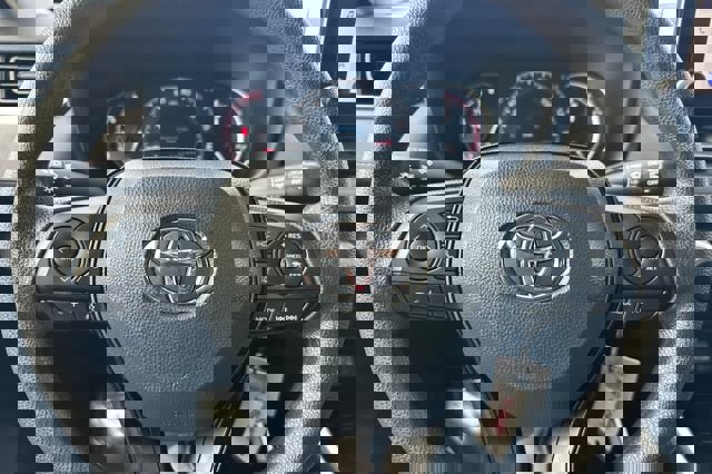 Certified 2025 Toyota RAV4 LE image 28