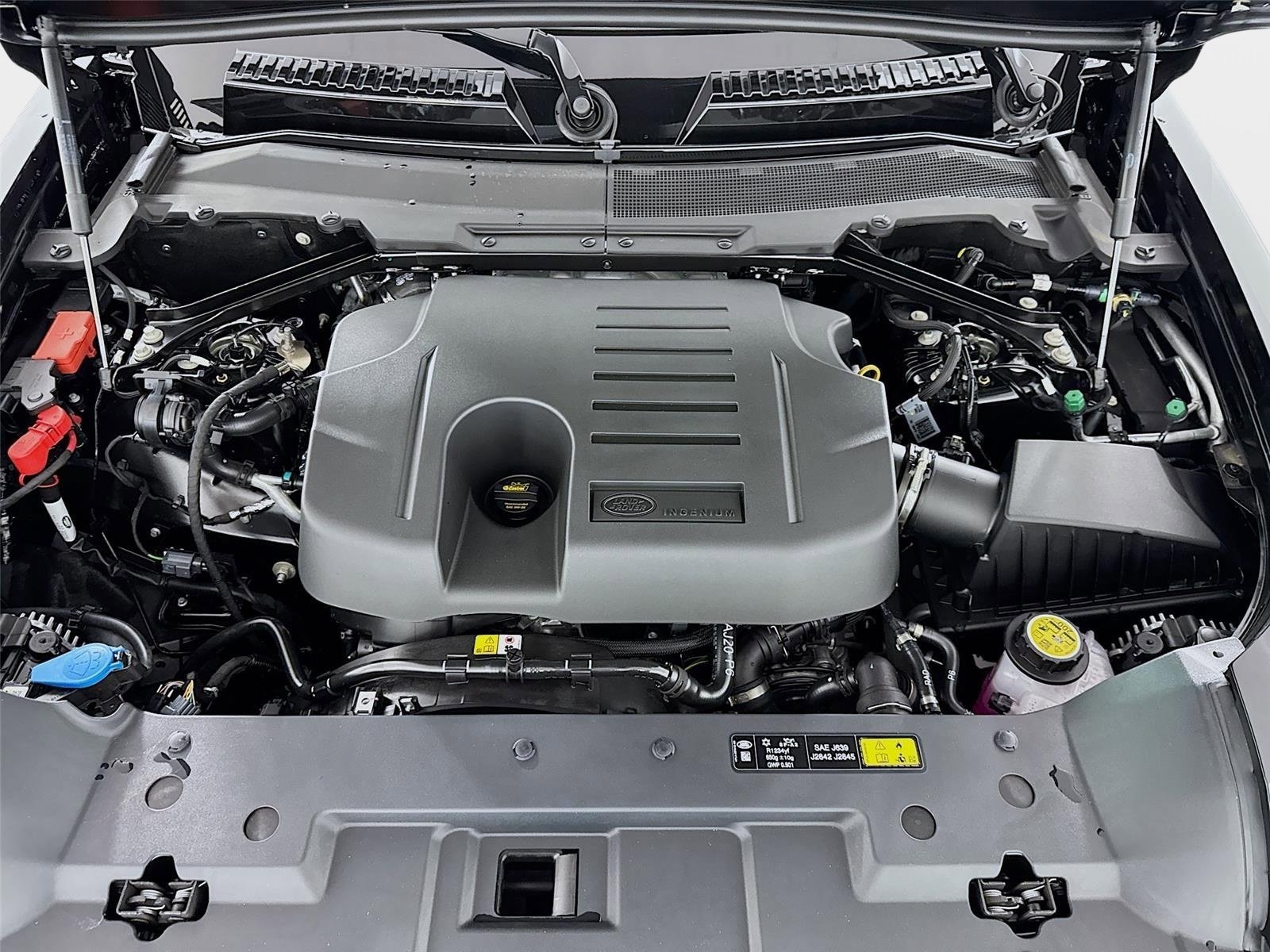 New 2026 Land Rover Defender 110 X-Dynamic SE AWD/4WD image 32