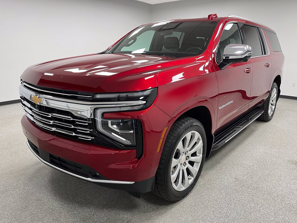 Used 2025 Chevrolet Suburban Premier AWD/4WD image 4