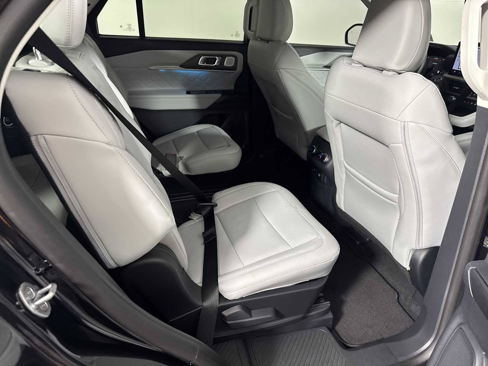 New 2026 Ford Explorer Platinum w/ LUX Leather Package AWD/4WD image 15