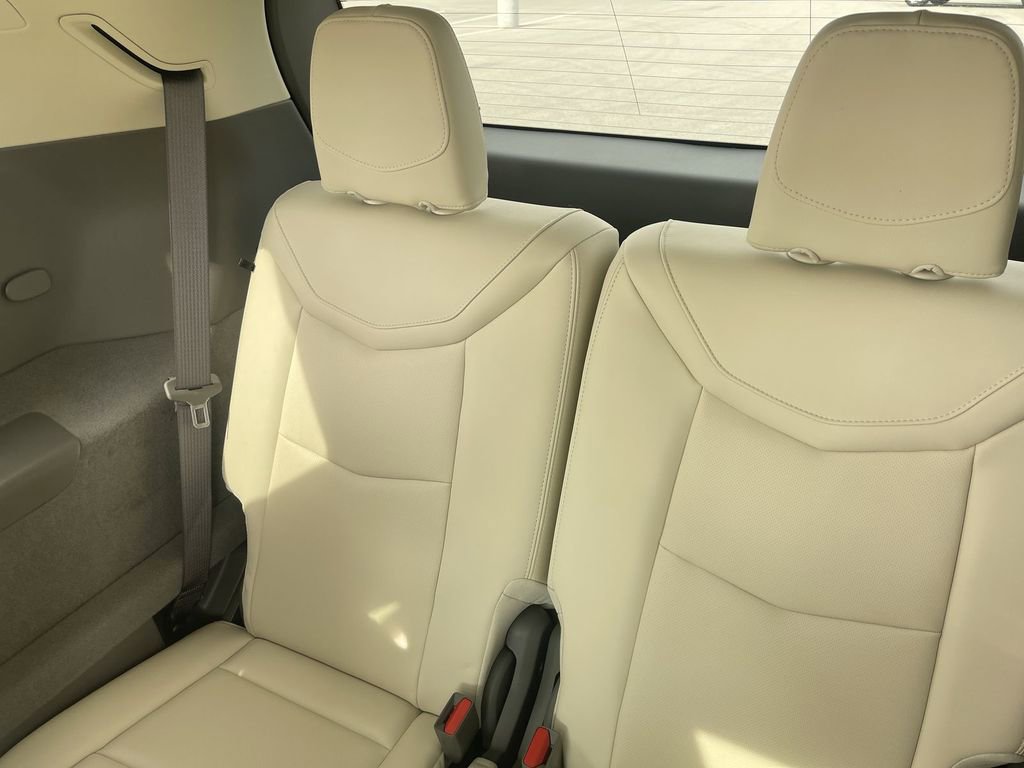 Used 2024 Cadillac XT6 Premium Luxury w/ LPO, Floor Liner Package image 40