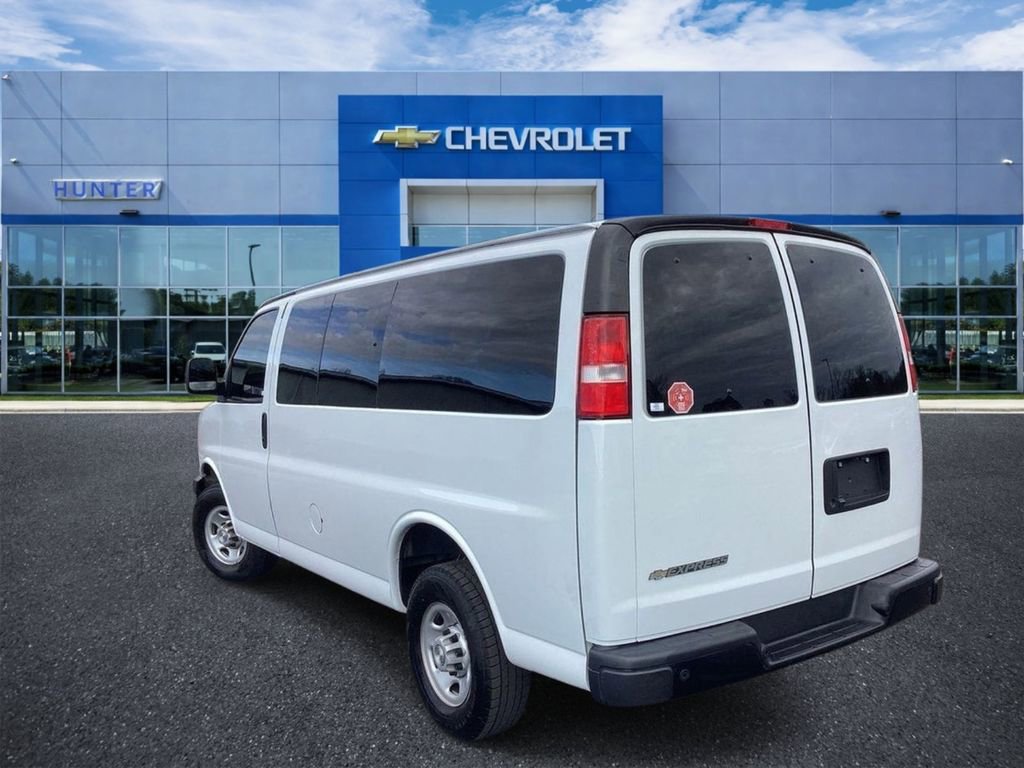 Used 2023 Chevrolet Express 3500 LS RWD image 2