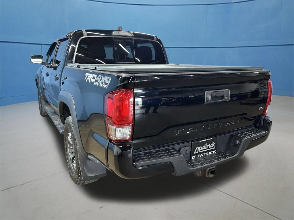 Used 2017 Toyota Tacoma TRD Off-Road AWD/4WD image 7