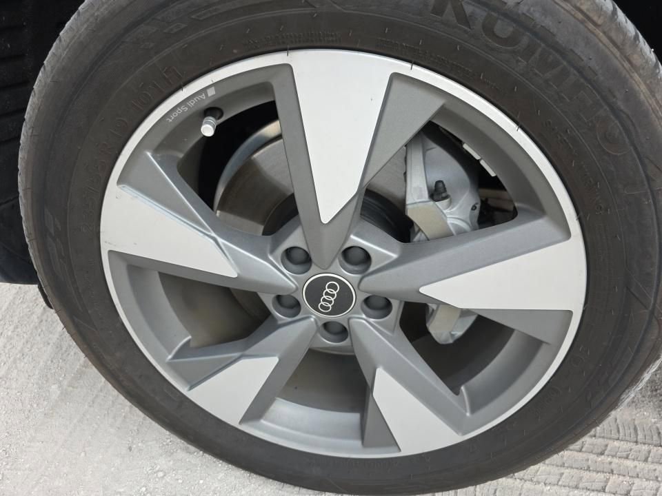 Used 2023 Audi Q5 2.0T Premium w/ Convenience Package image 10