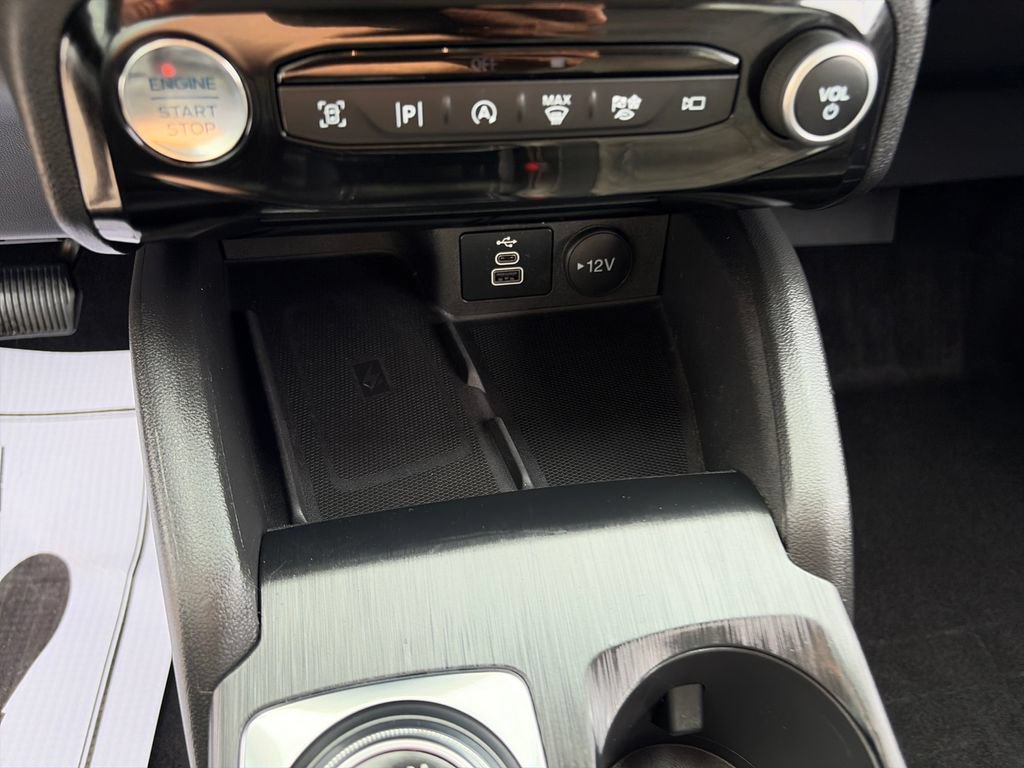 Used 2024 Ford Escape Platinum w/ Premium Technology Package AWD/4WD image 23