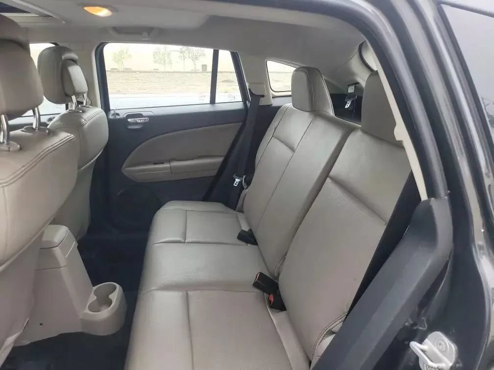 Used 2011 Dodge Caliber Uptown FWD image 15