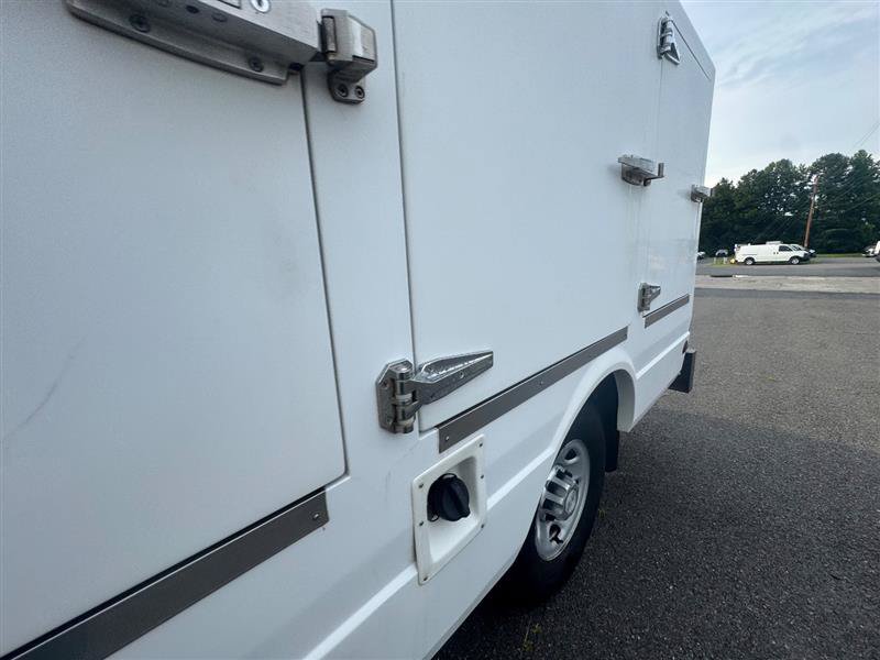 Used 2014 Chevrolet Express 3500 RWD image 16