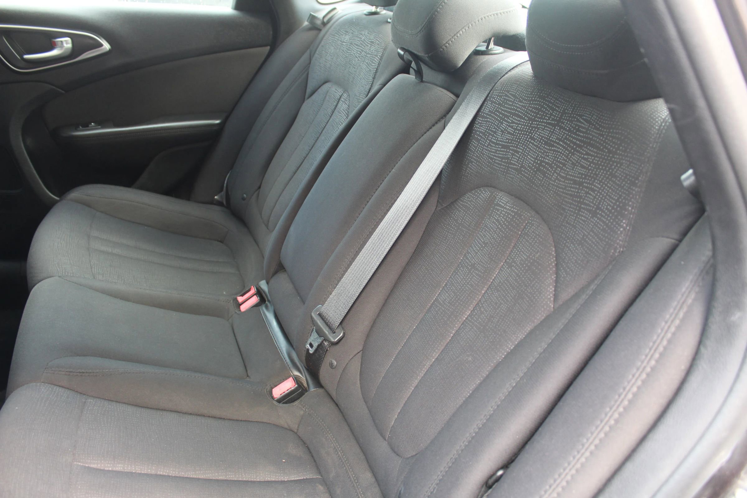 Used 2015 Chrysler 200 Limited w/ Convenience Group image 13