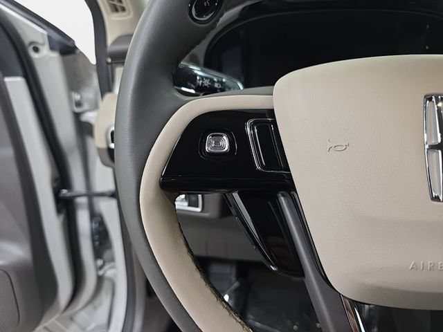 Certified 2023 Lincoln Corsair AWD w/ Equipment Group 101A image 14
