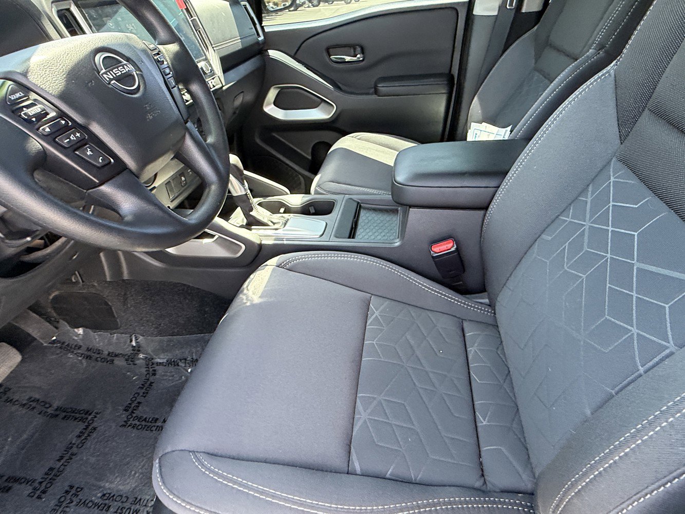 Used 2025 Nissan Frontier SV AWD/4WD image 11