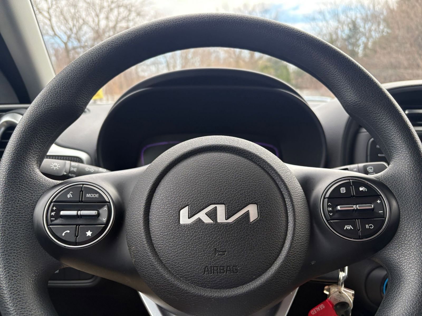 Used 2025 Kia Soul LX w/ LX Technology Package FWD image 24