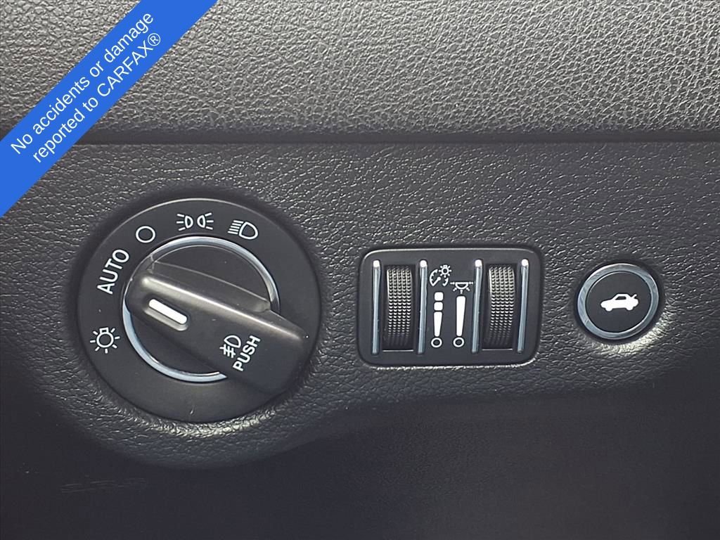 Used 2017 Chrysler 300 Touring w/ Value Package image 29