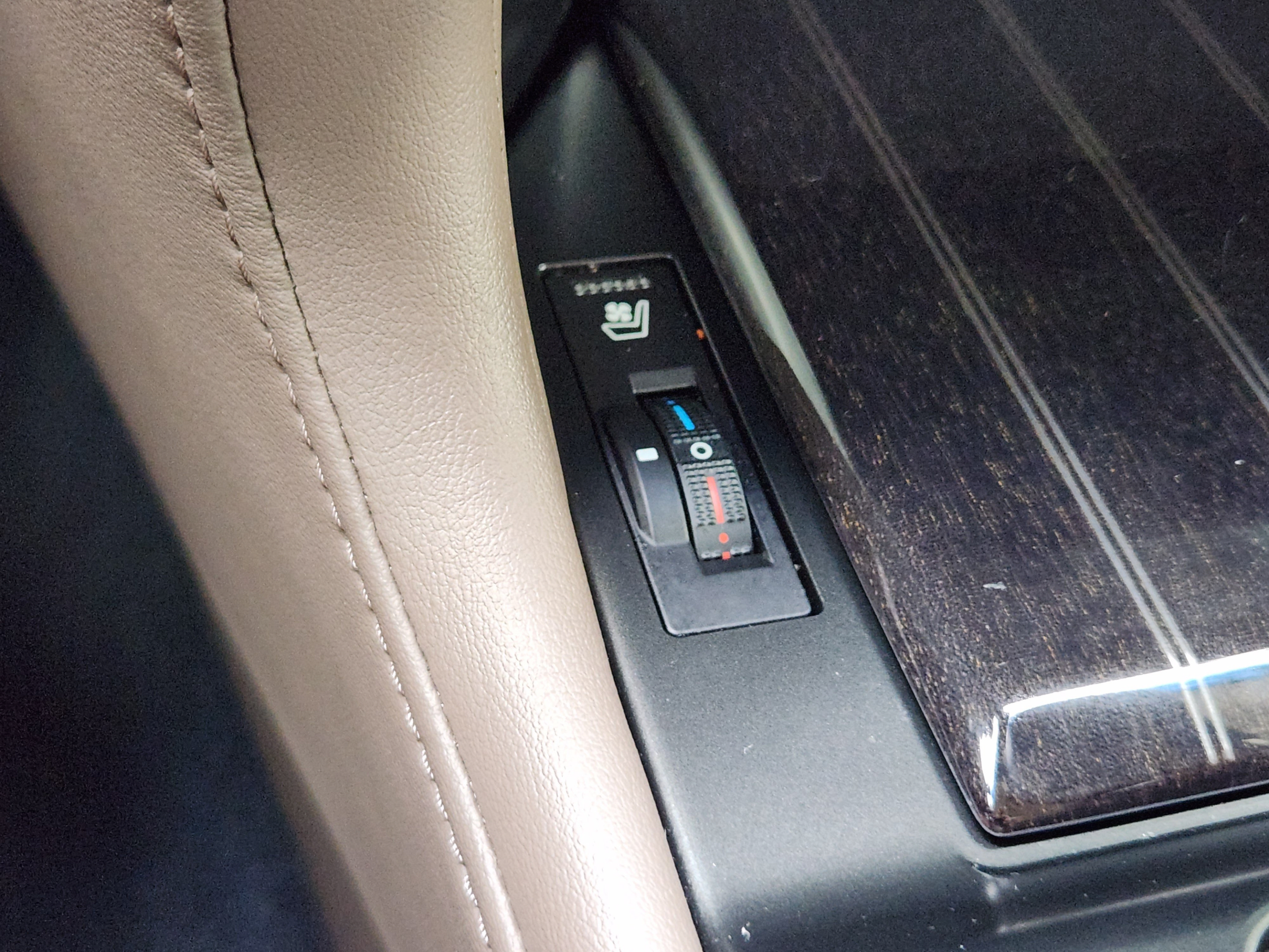 Certified 2023 Lexus GX 460 Premium w/ Premium Package AWD/4WD image 24