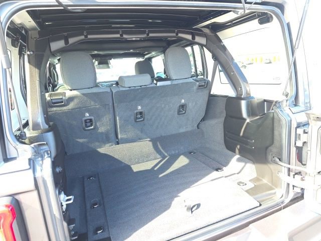 Used 2025 Jeep Wrangler Unlimited Sahara w/ Safety Group image 51