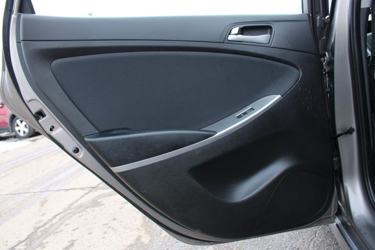 Used 2017 Hyundai Accent SE FWD image 34