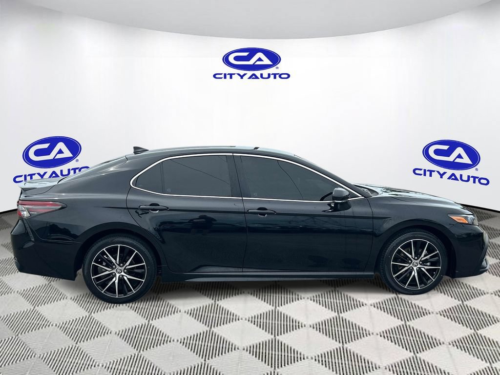 Used 2024 Toyota Camry SE FWD image 2