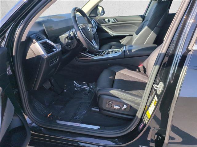 Certified 2024 BMW X7 xDrive40i w/ Premium Package AWD/4WD image 17