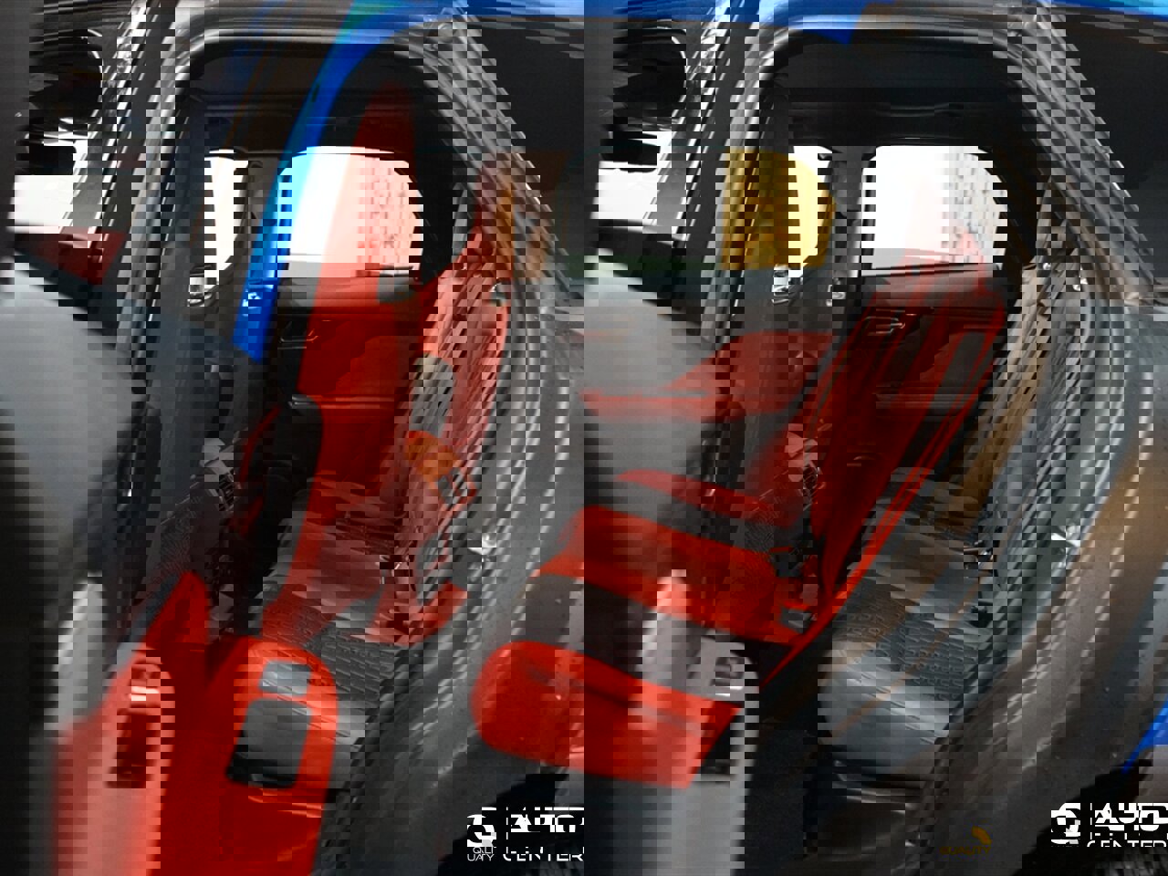 Used 2020 Jaguar F-PACE SVR image 32