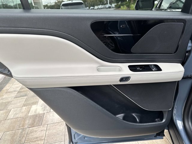 New 2026 Lincoln Aviator 2WD w/ Jet Appearance Package image 15