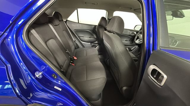 Certified 2025 Hyundai Venue SE FWD image 29