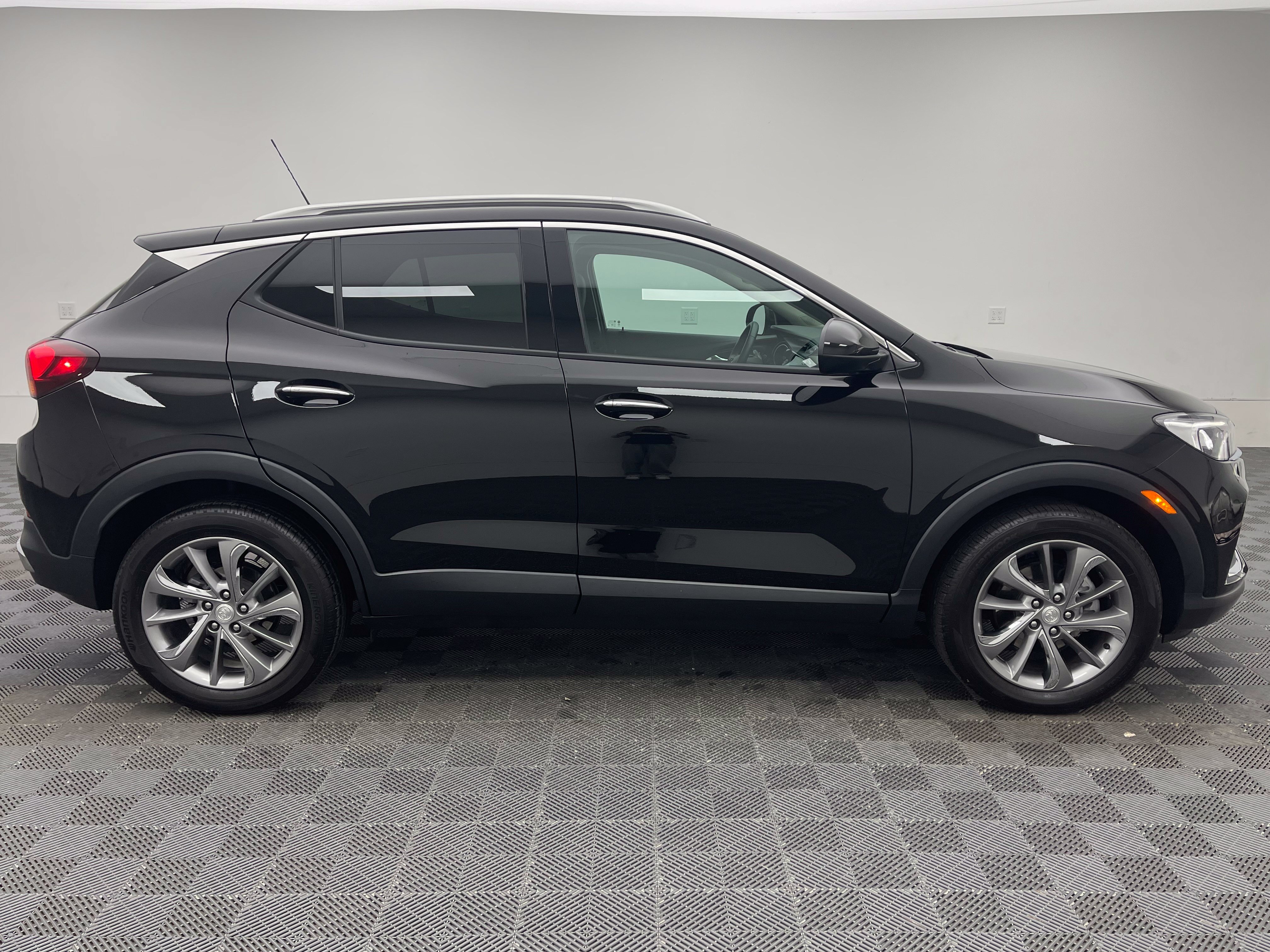 Used 2023 Buick Encore GX Essence w/ Experience Buick Package FWD image 8