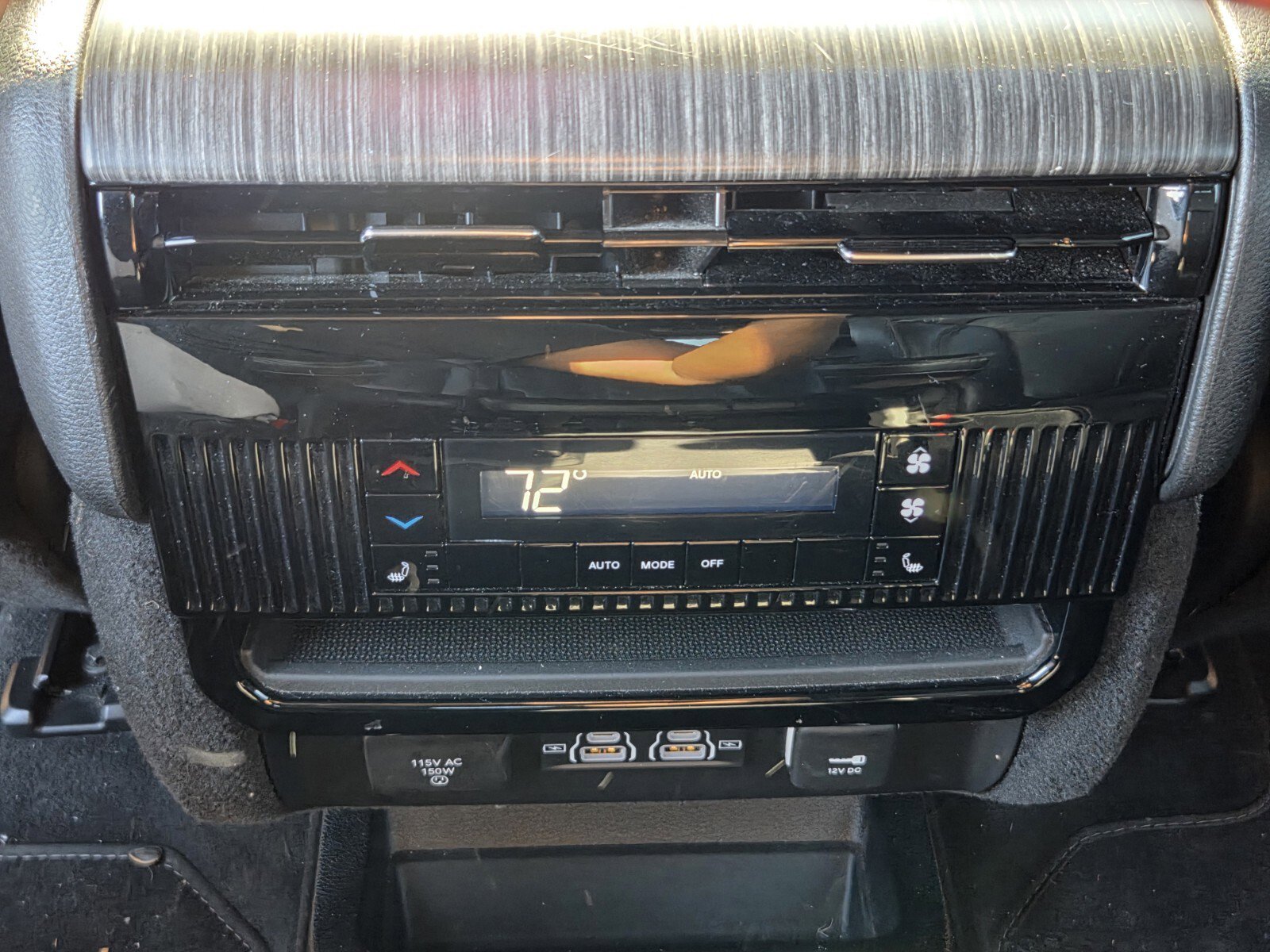 Used 2024 Jeep Wagoneer Series III image 12