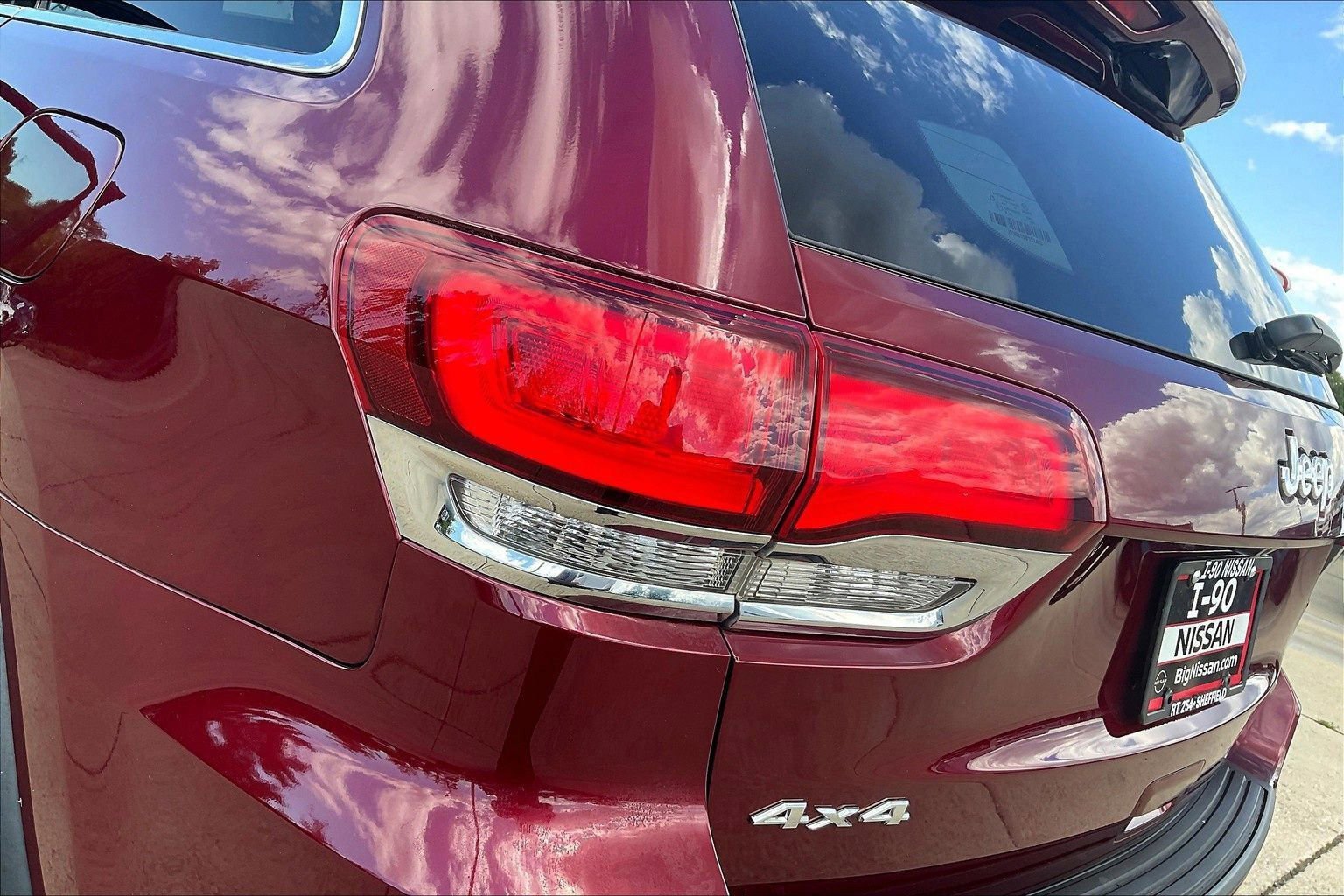 Used 2021 Jeep Grand Cherokee Laredo image 34