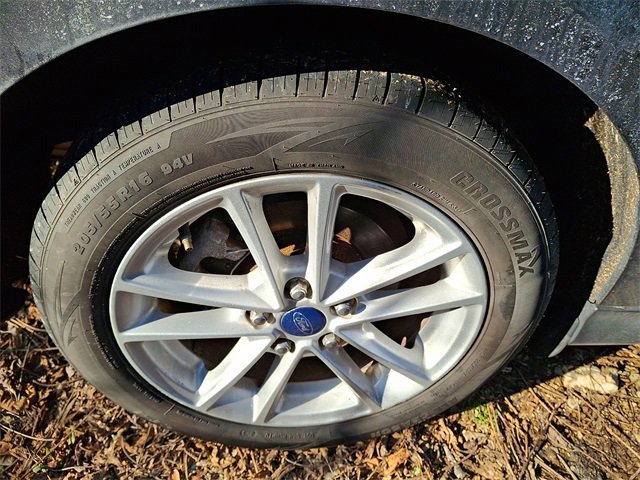 Used 2015 Ford Focus Titanium w/ Titanium Cold Weather Package image 4