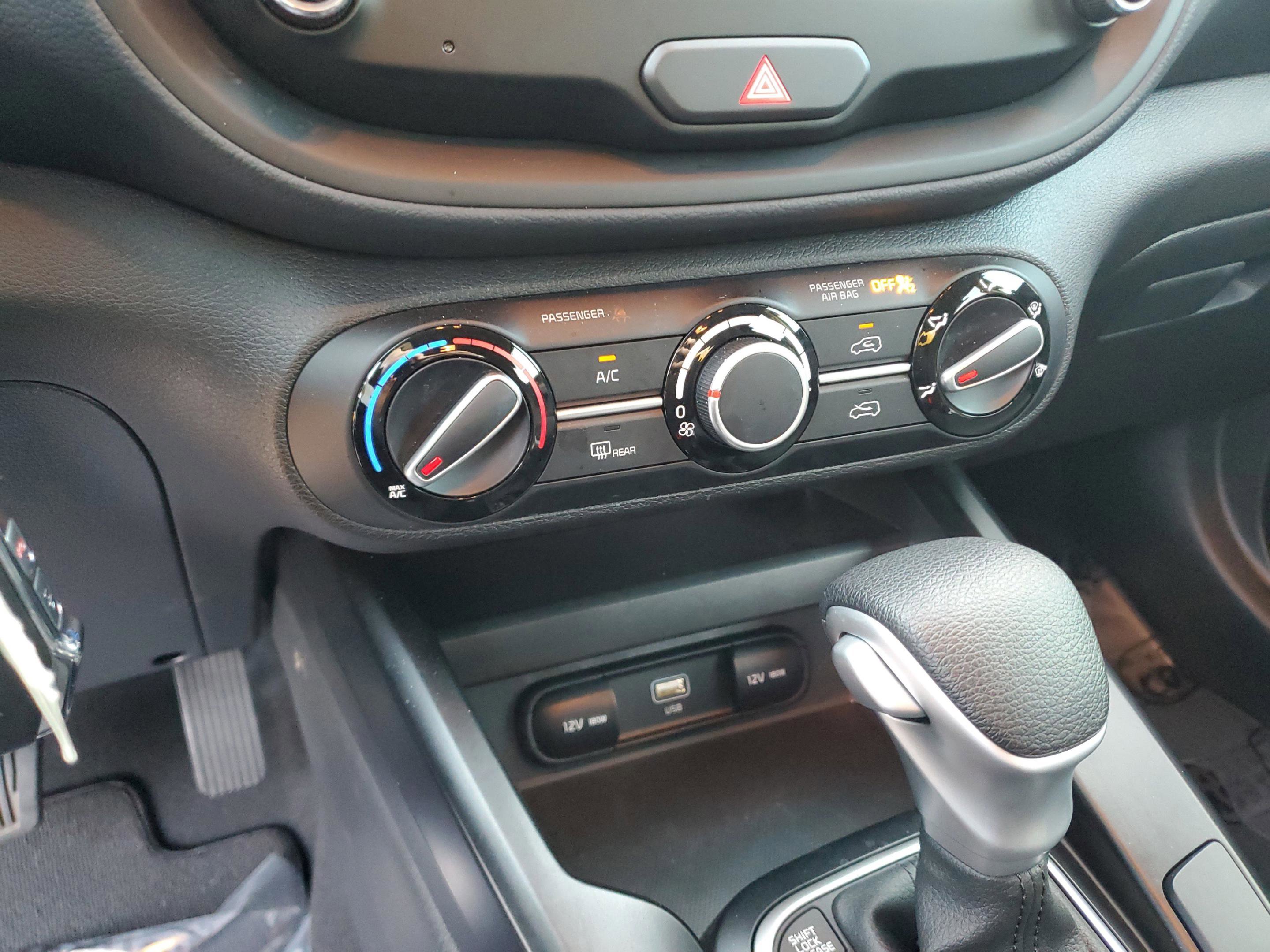 Certified 2025 Kia Soul LX image 21