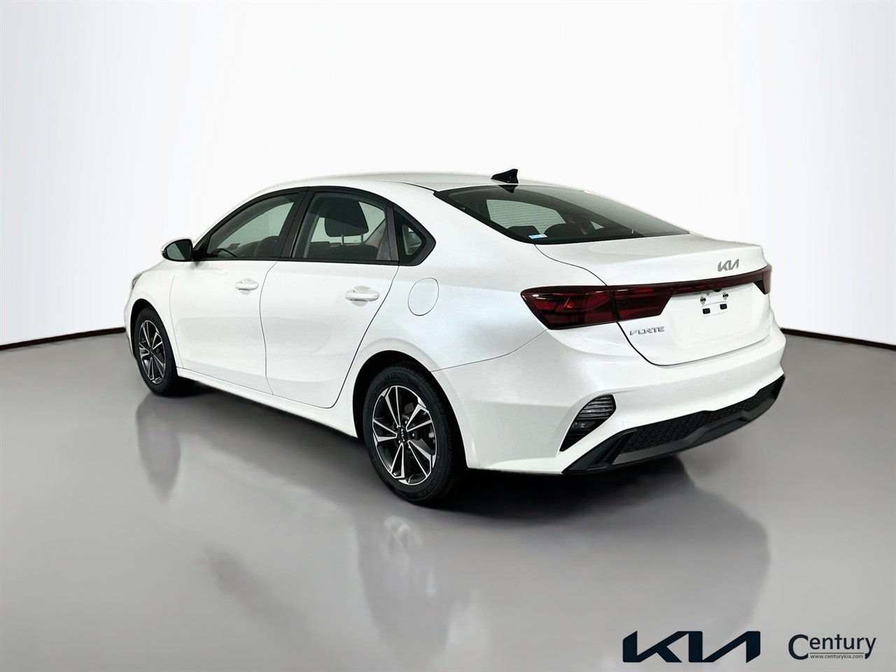 Certified 2023 Kia Forte LXS w/ LXS Technology Package FWD image 7