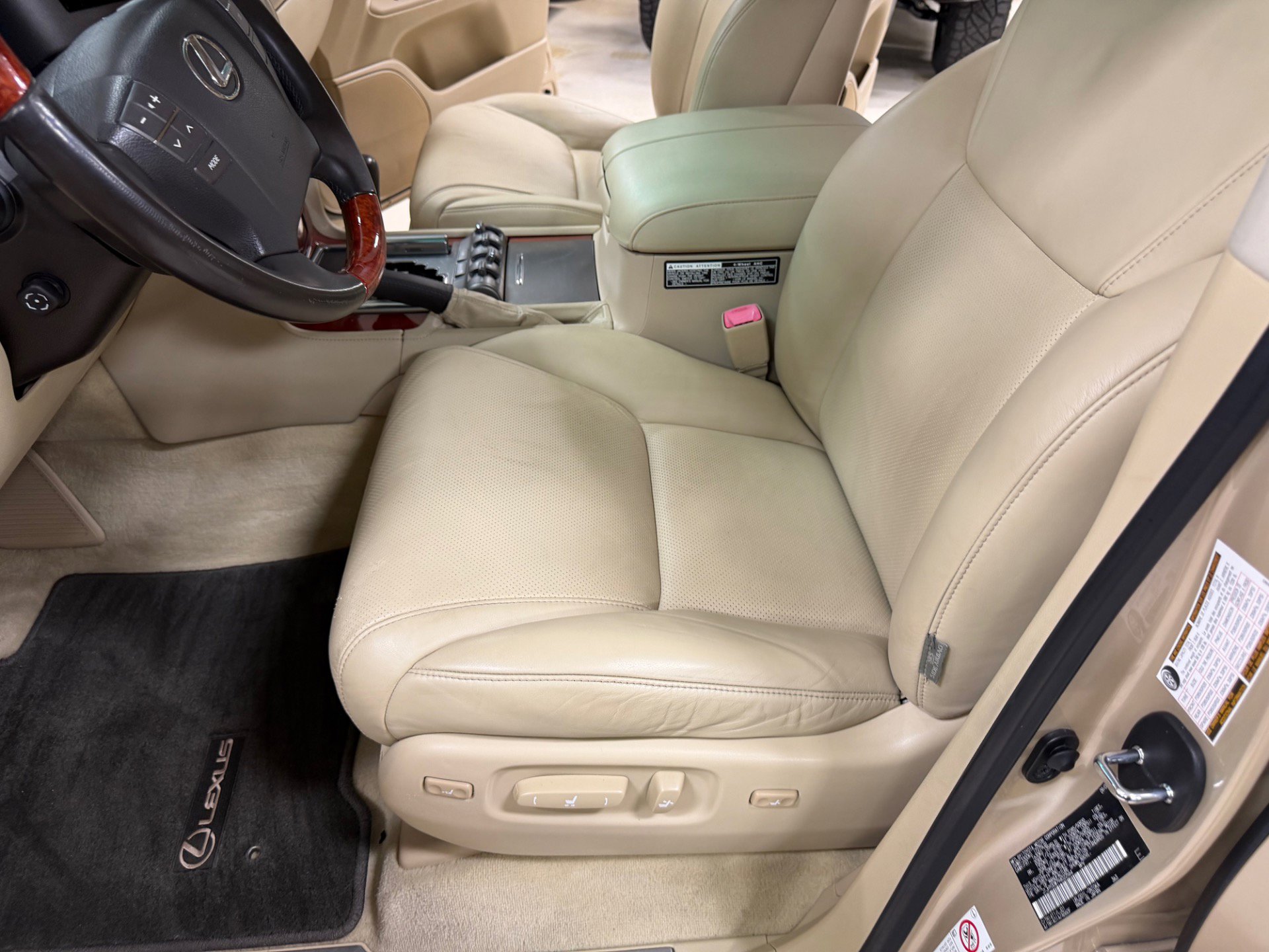 Used 2009 Lexus LX 570 4WD image 21