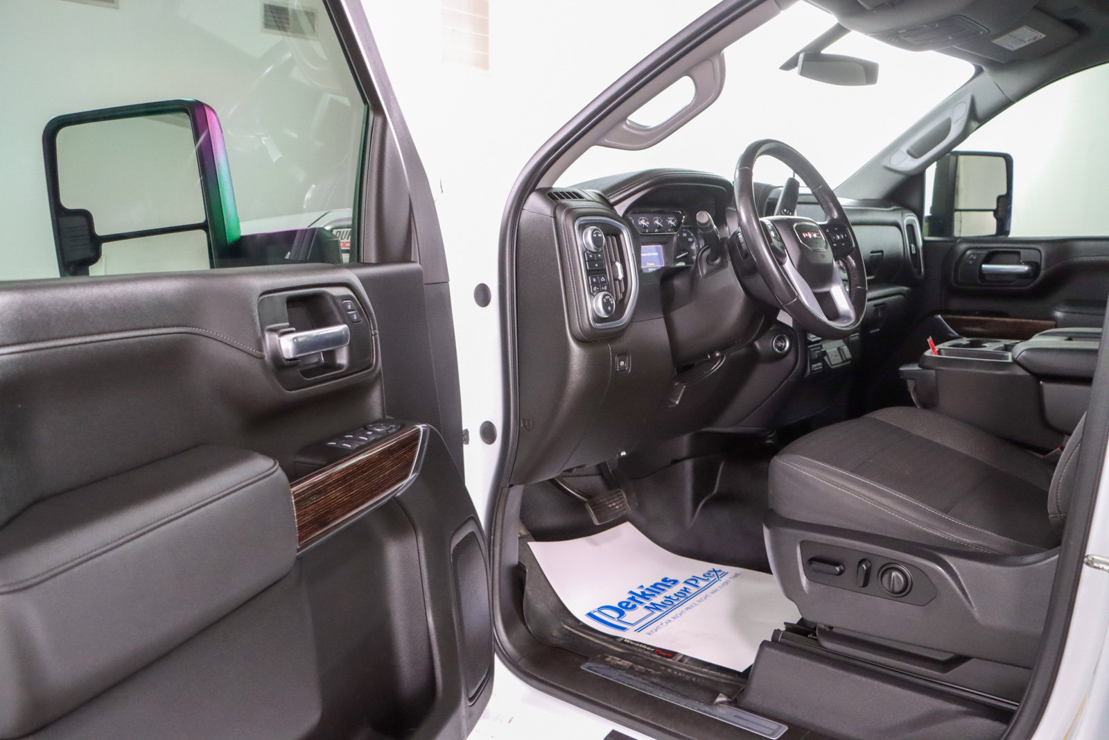 Used 2021 GMC Sierra 2500 SLE w/ SLE Value Package; AWD/4WD image 3