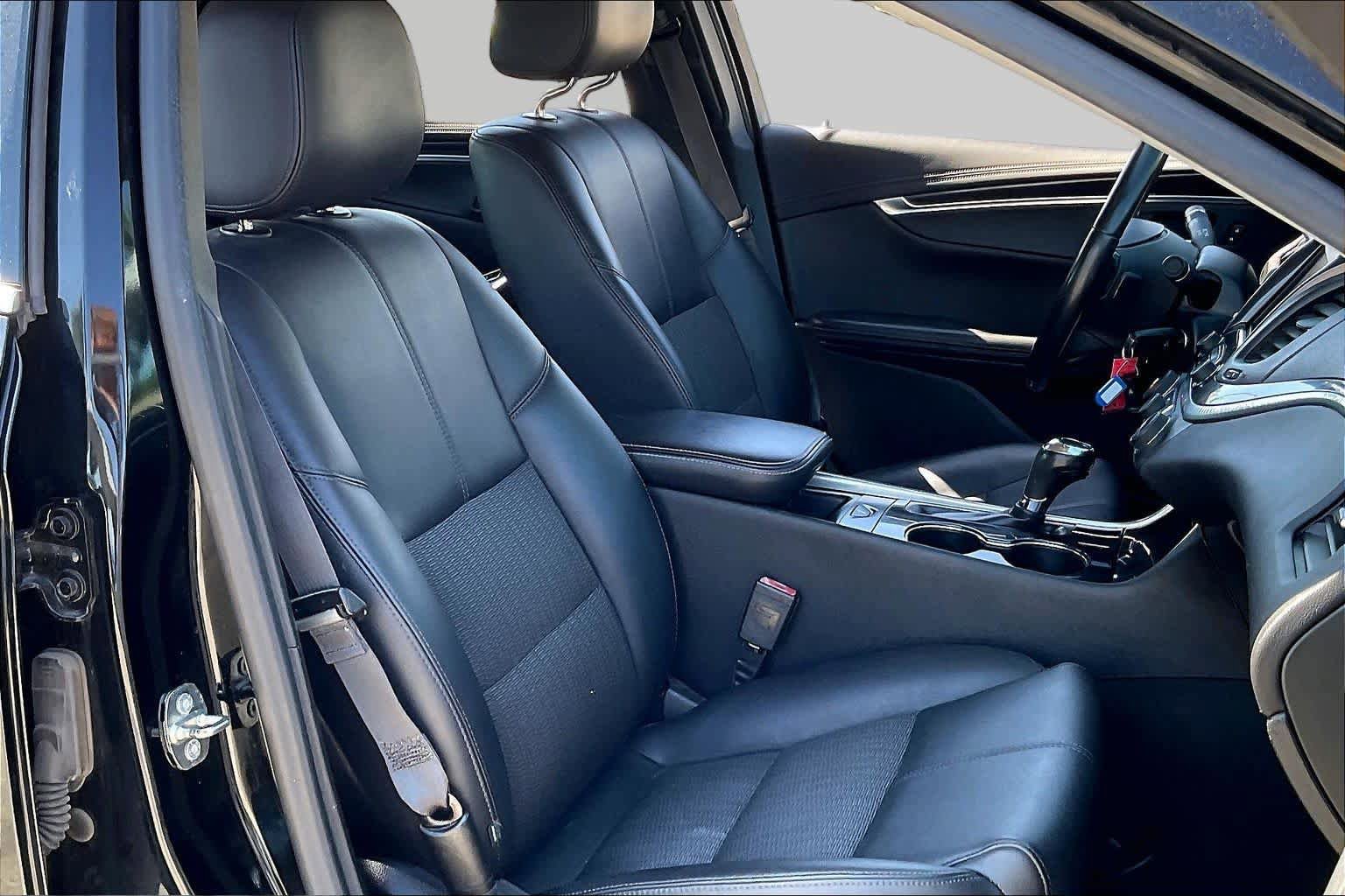 Used 2017 Chevrolet Impala LT FWD image 8