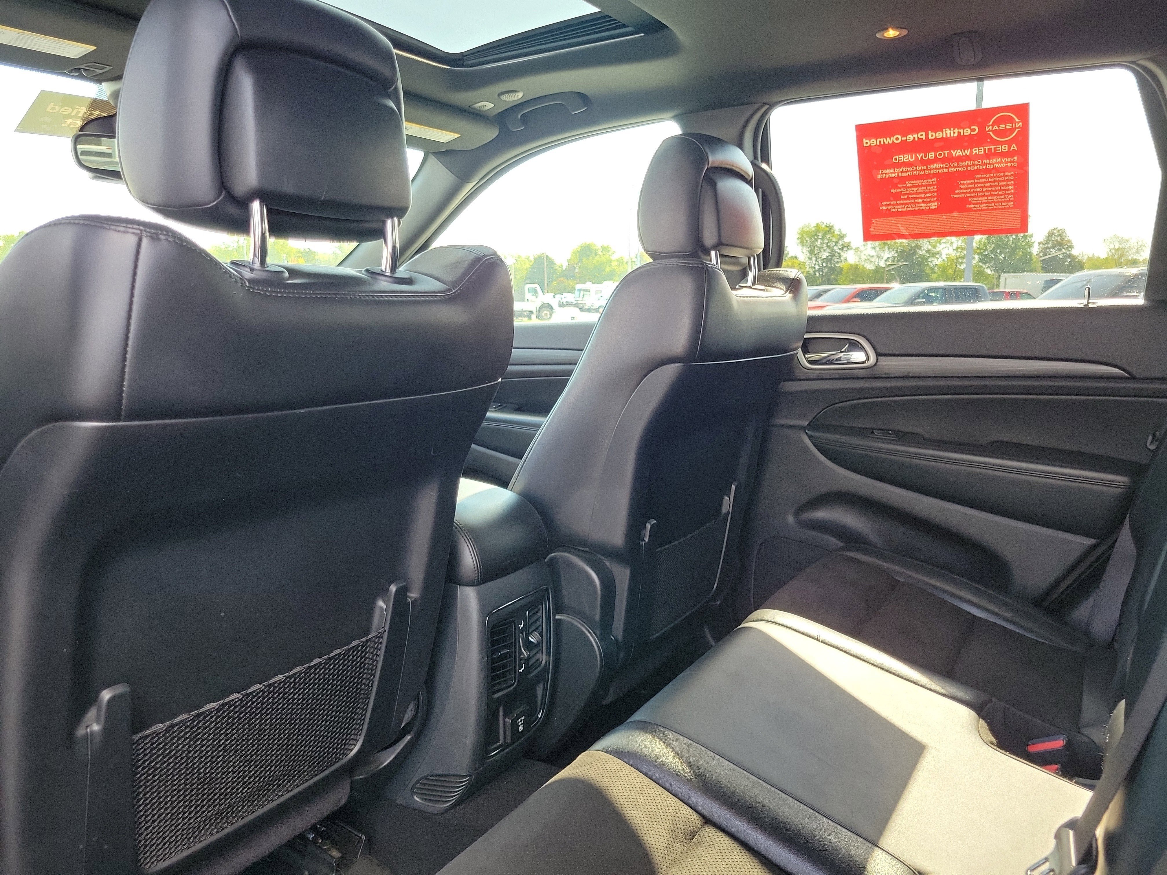 Used 2020 Jeep Grand Cherokee Altitude image 14