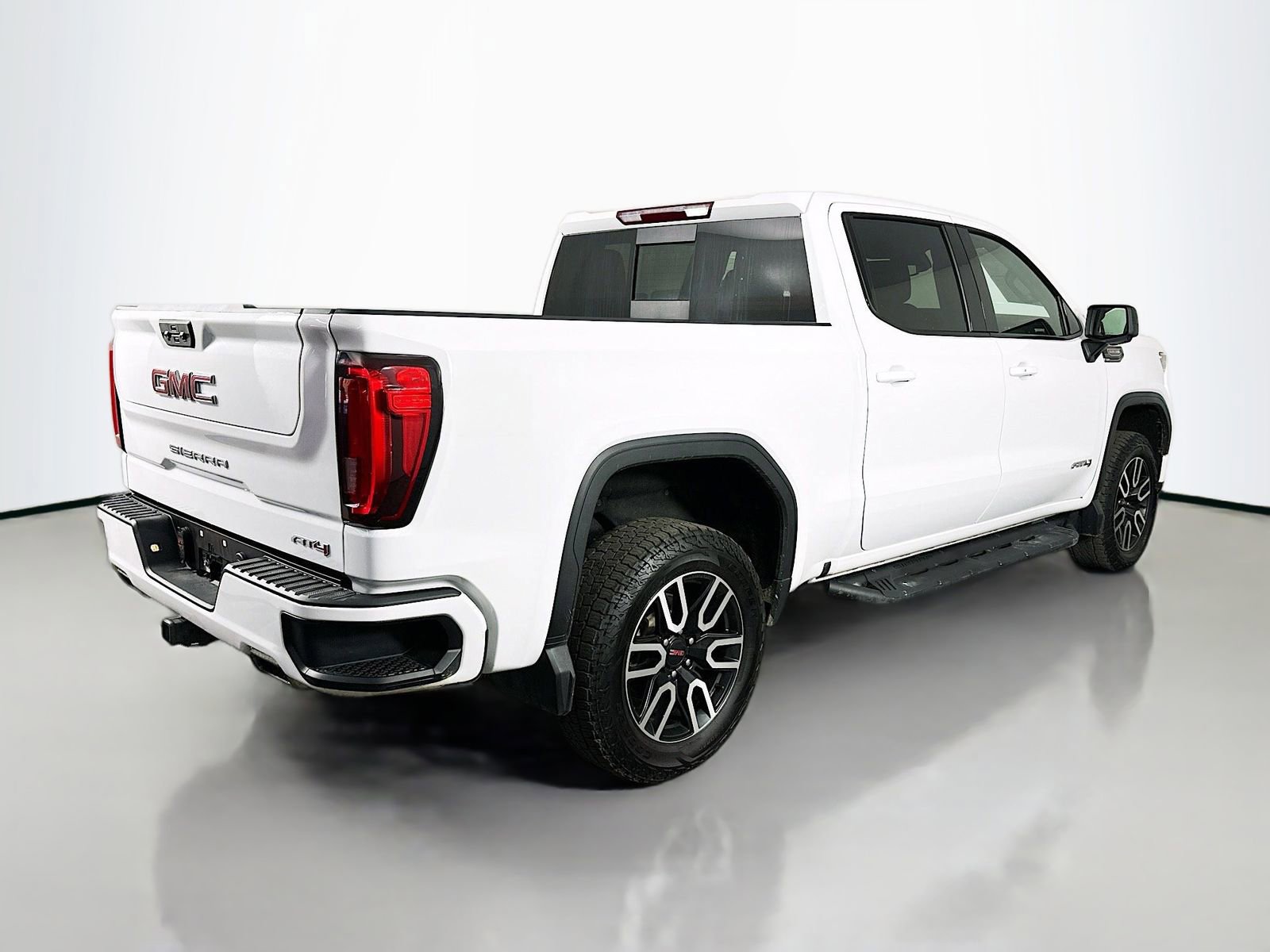 Used 2022 GMC Sierra 1500 AT4 w/ AT4 Preferred Package AWD/4WD image 11