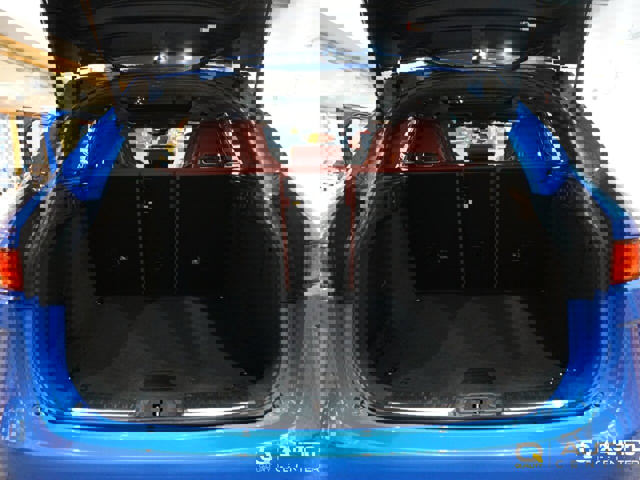 Used 2020 Jaguar F-PACE SVR image 36