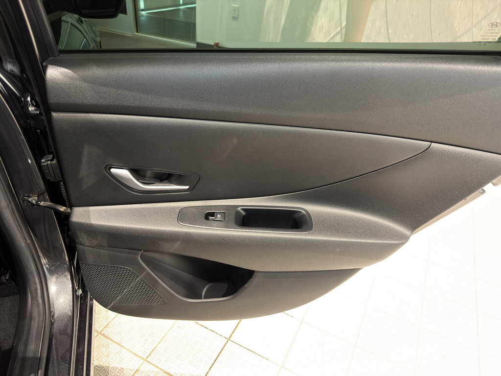 Used 2023 Hyundai Elantra SEL image 23