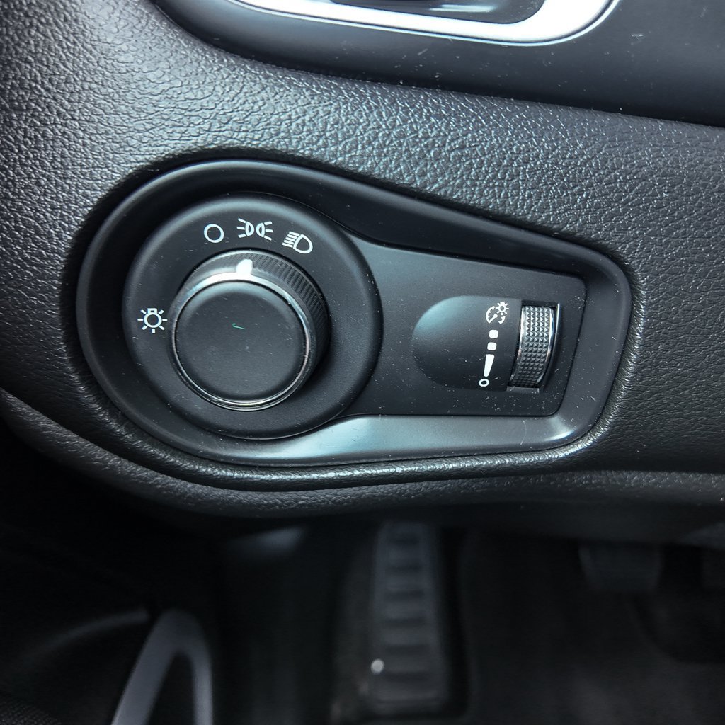 Used 2019 Jeep Renegade Sport AWD/4WD image 11